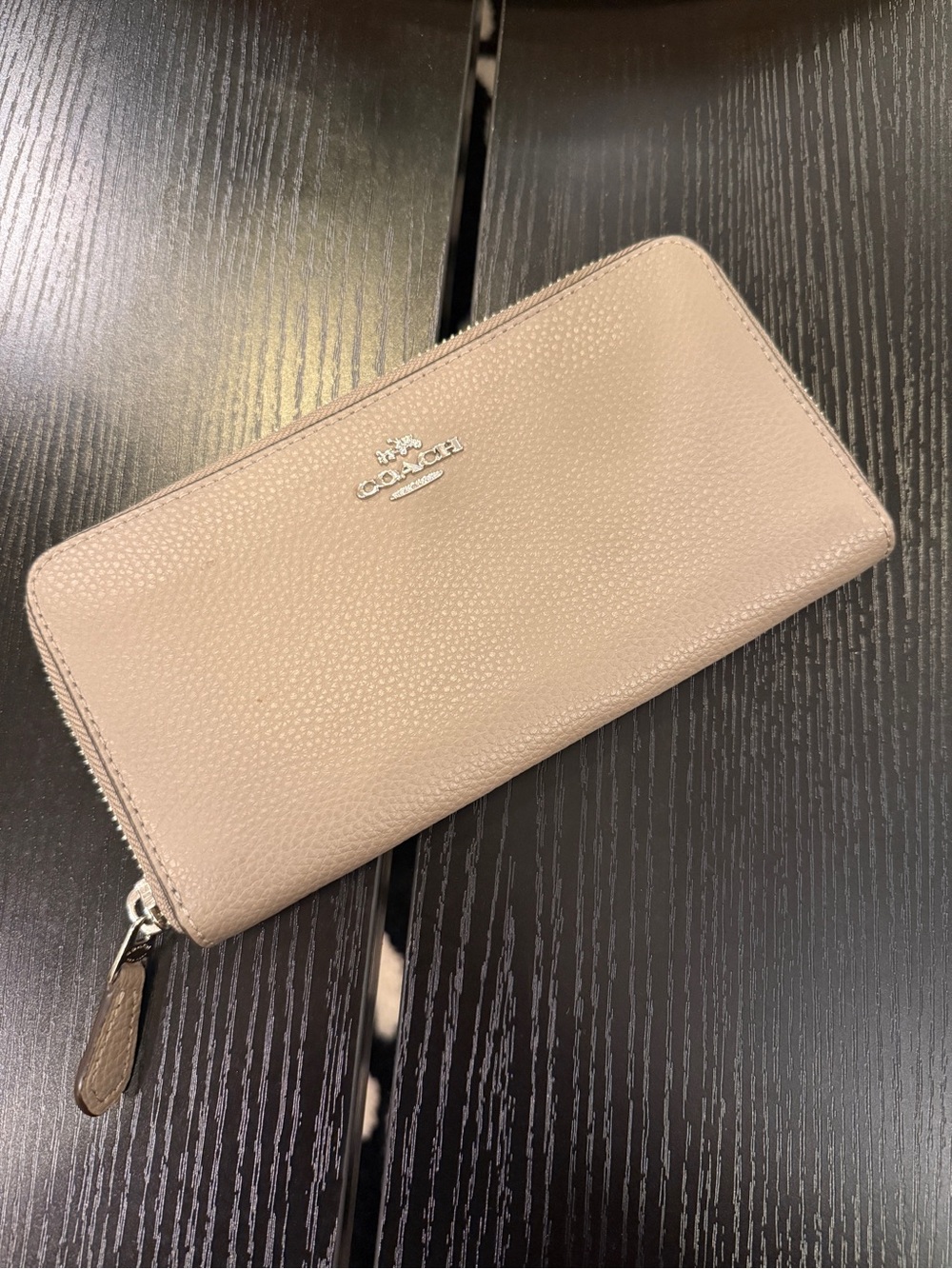 COACH Pebbled Leather Accordion Zip Wallet - Taupe - Excellent Condition C4451 - Picture 4 of 8